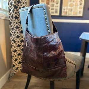 Leather brown Hobo purse.